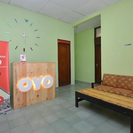 ホテル Oyo 1046 オマ パトック ジョグジャカルタ エクステリア 写真
