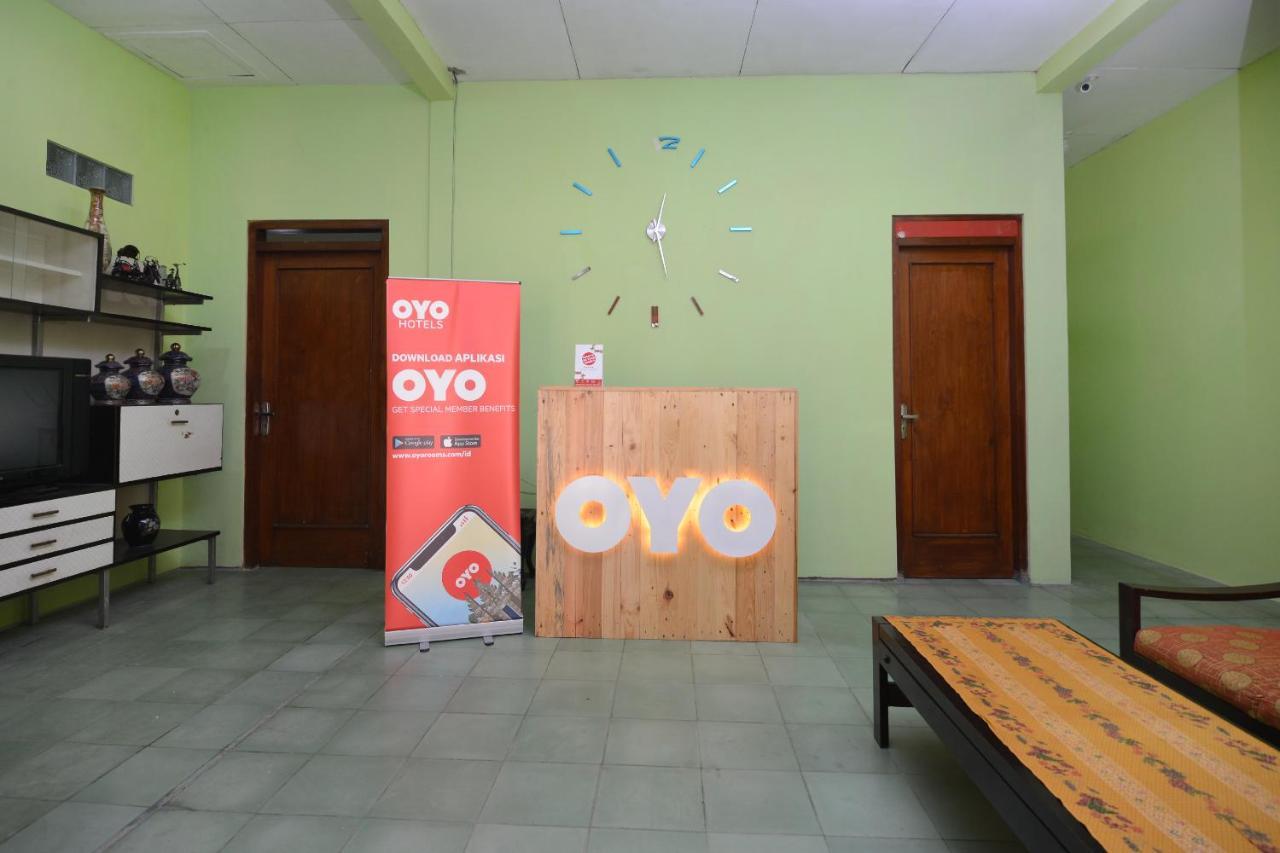 ホテル Oyo 1046 オマ パトック ジョグジャカルタ エクステリア 写真