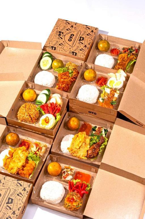 ホテル Oyo 1046 オマ パトック ジョグジャカルタ エクステリア 写真
