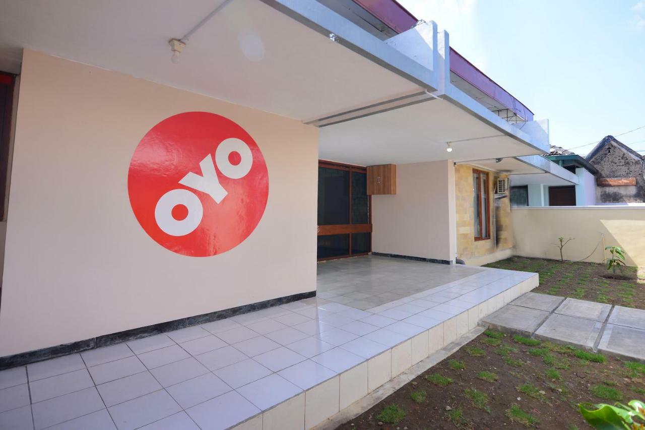 ホテル Oyo 1046 オマ パトック ジョグジャカルタ エクステリア 写真